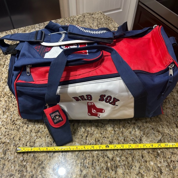 Copperstone Collection- Boston Red Sox Sports Bag - Picture 5 of 9